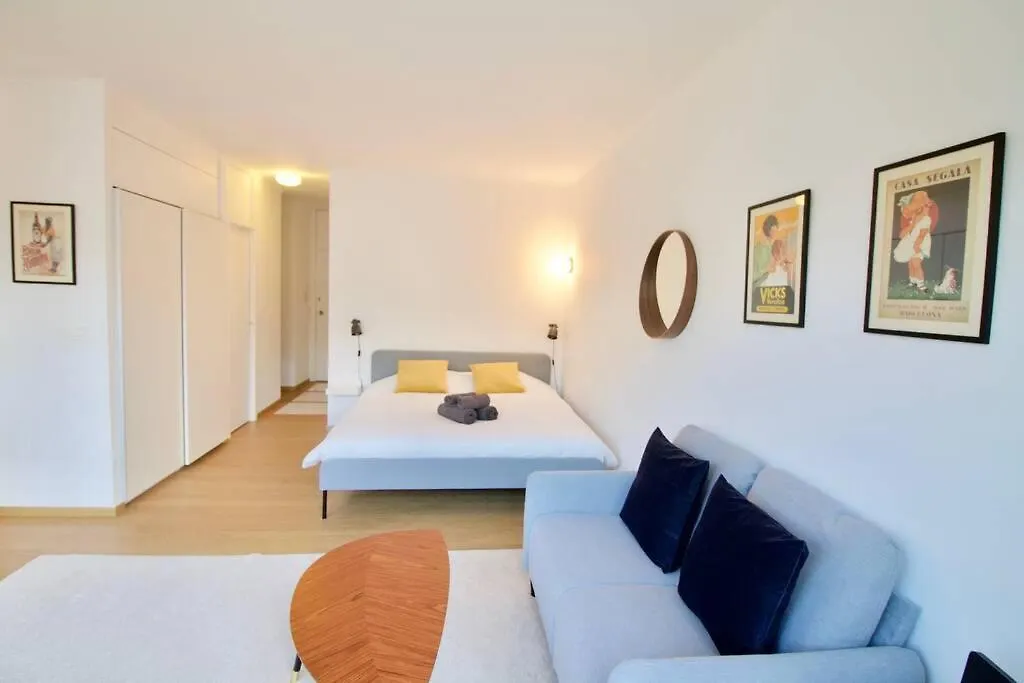 New Studio ! Bruxelles 0*,